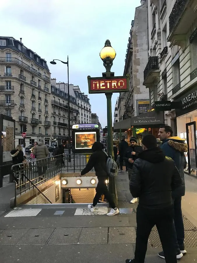 Studio 1000M Tour Effeil Paris 0*,